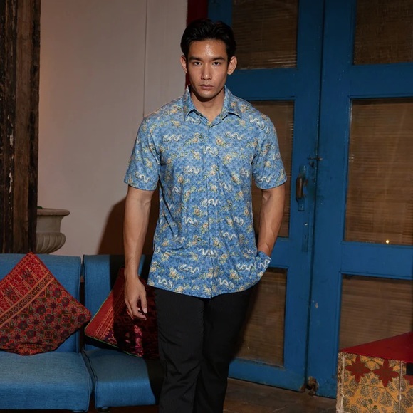 Luxury Performance Batik Shirt for Mens - Picture 3 of 8